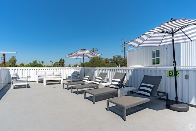 Building Photo - Modern - 2 Story Loft