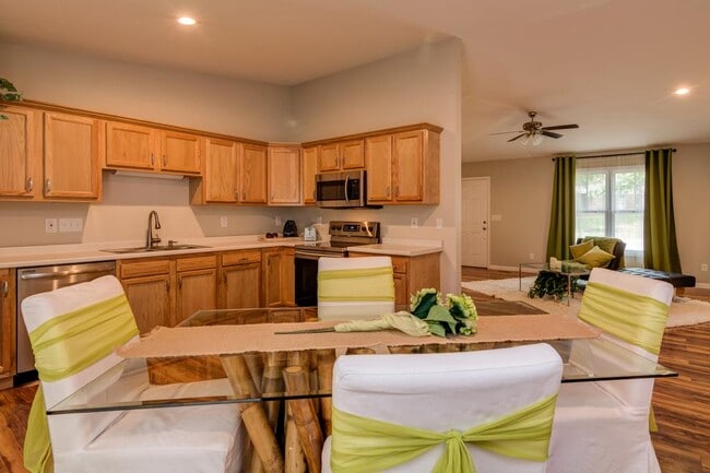 Building Photo - 15 Sand Hill School Rd