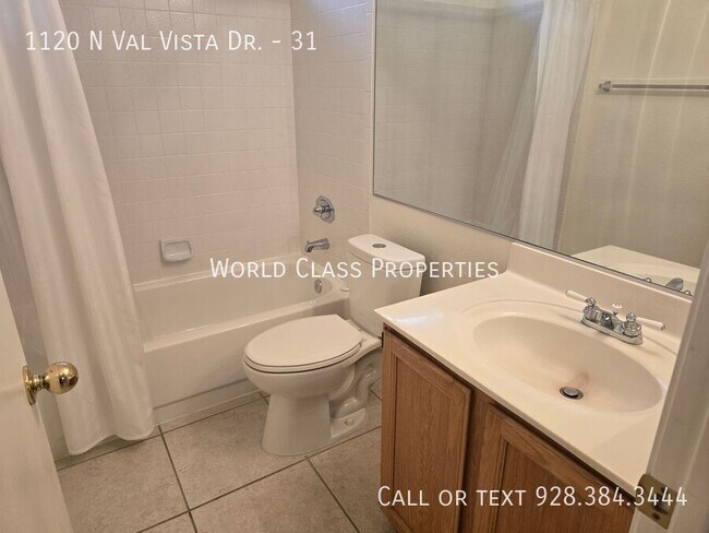 Building Photo - 1120 N Val Vista Dr