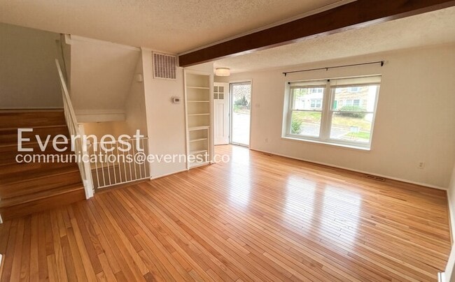 Building Photo - 3284 Wyndale Ct