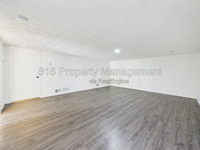 Building Photo - 2835 Tepee Ave