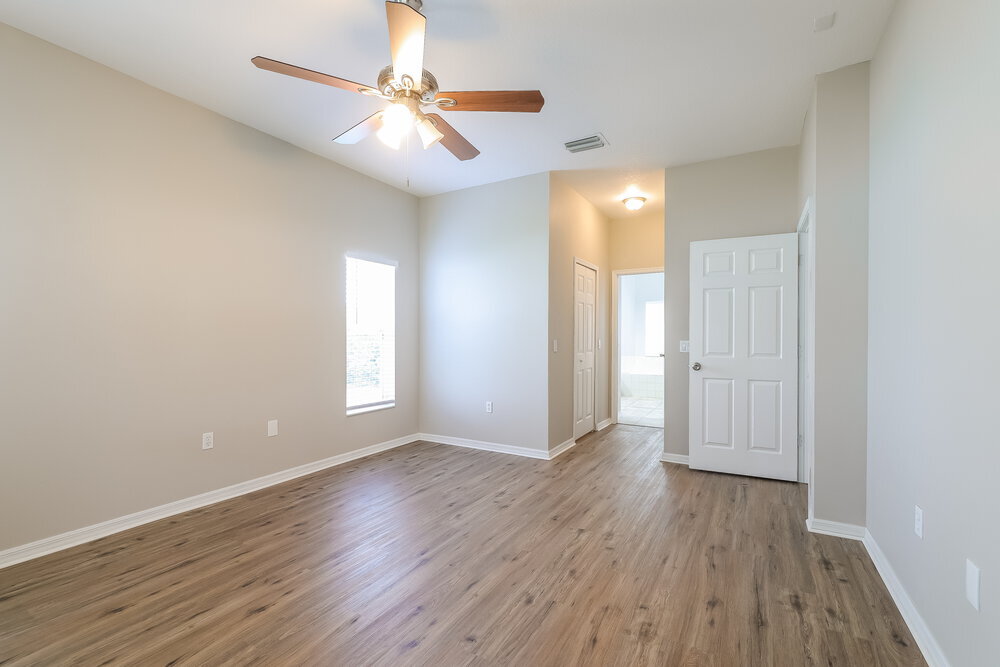 Building Photo - 2417 Huron Cir
