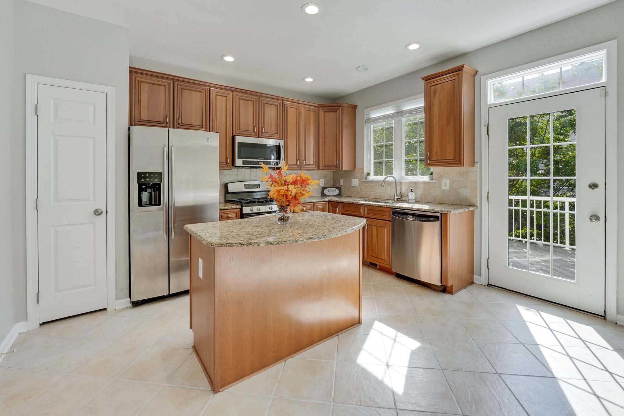 Building Photo - 42657 Homefront Ter