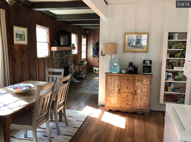 Building Photo - 123 Mallette St