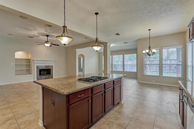 Building Photo - 6 Jester Oaks Pl