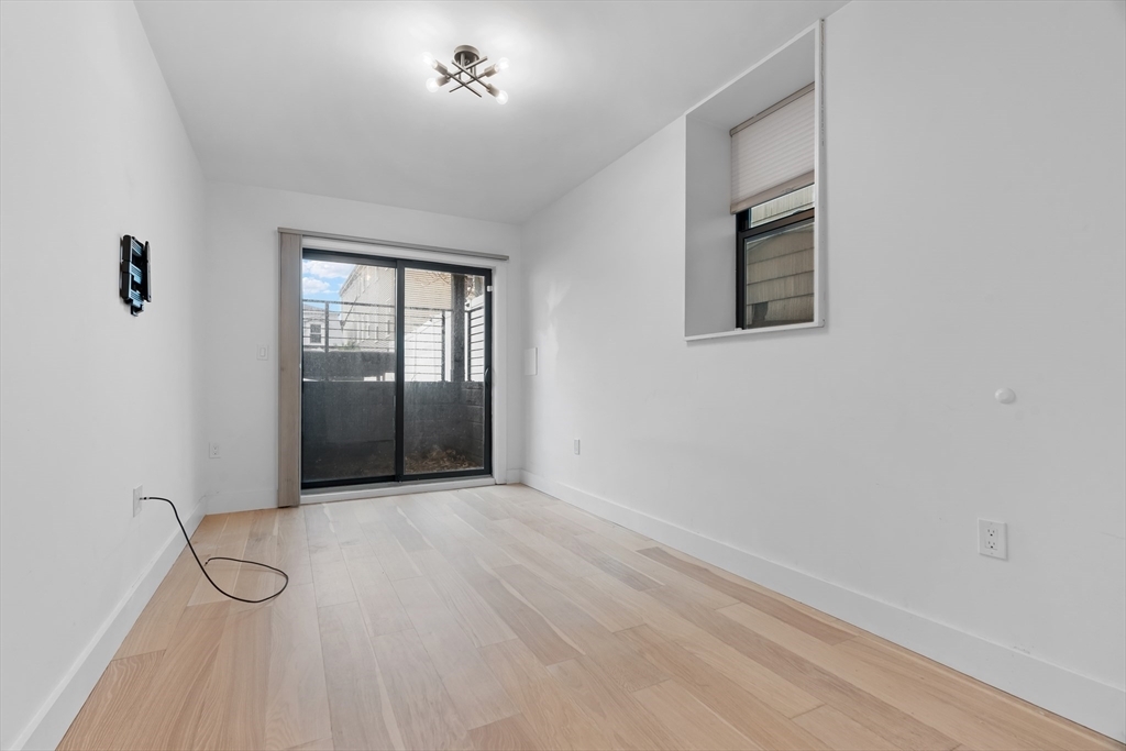 Building Photo - 144 Trenton St