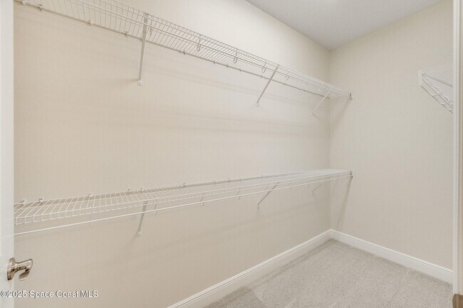 Building Photo - 2746 Spur Dr