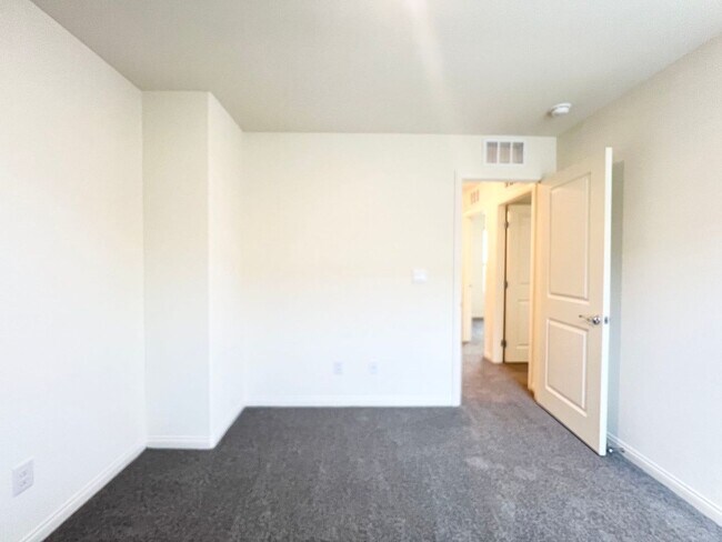 Building Photo - 5716 Serene Rock St