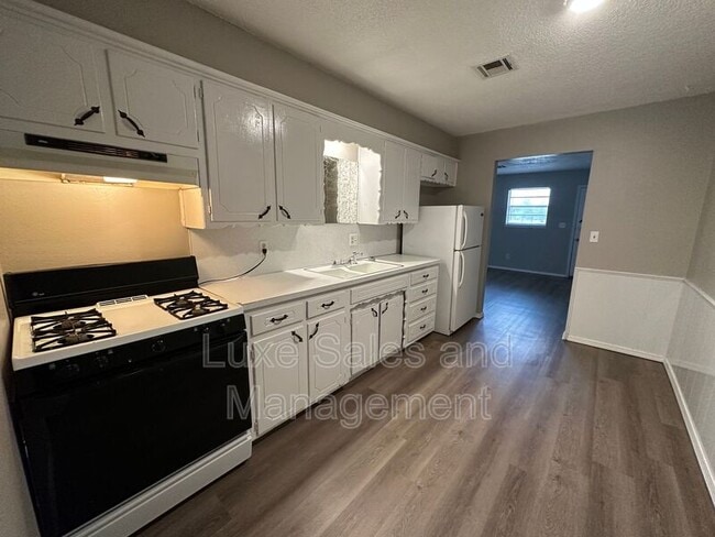 Building Photo - 14843 Tye Brumley St