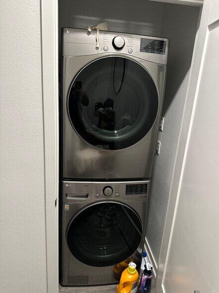 Full size smart washer and gas dryer - 222 Scratch Rd