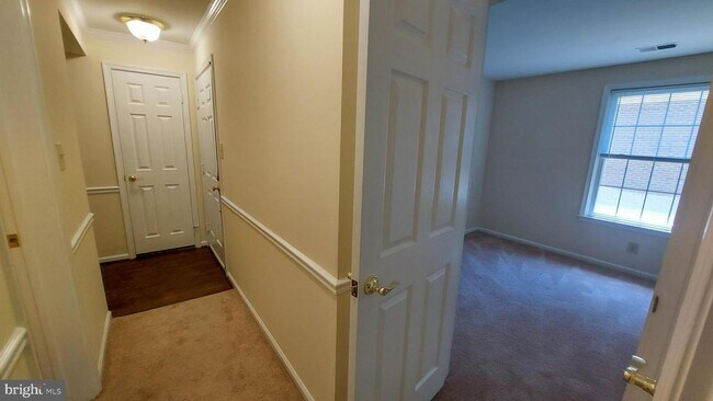Building Photo - 10712 Kings Riding Way
