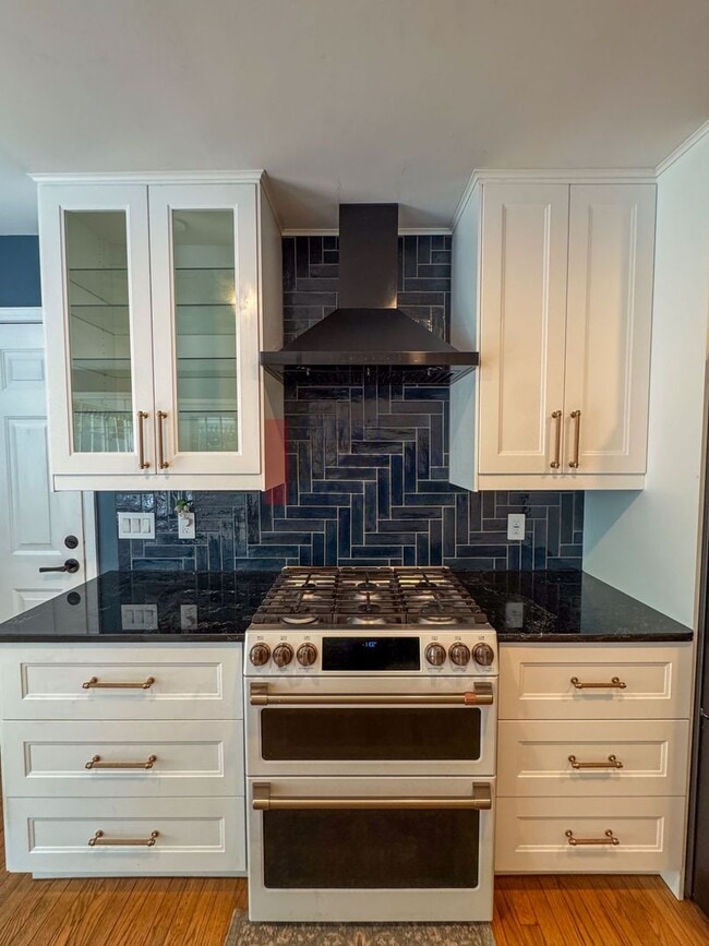 Building Photo - Lake Reynovia 4Bed/2.5Bath Rental