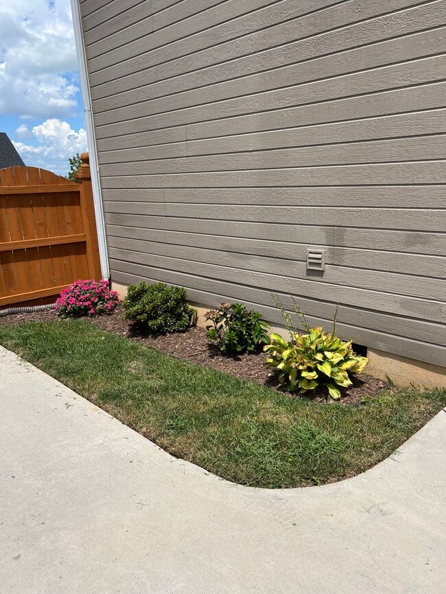 Building Photo - ***Coming Soon***East Brainerd