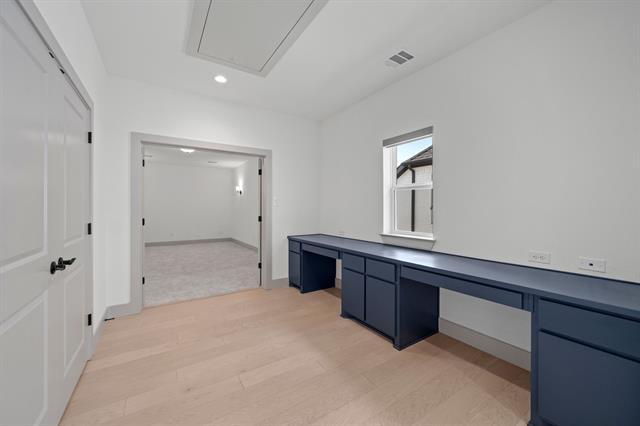 Building Photo - 10375 Great Days Dr