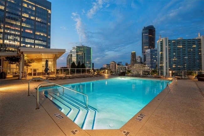 Building Photo - 10 Terminus Luxury 2 Bedroom Condo in Hear...