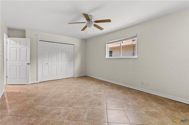 Building Photo - Well-Maintained 3-Bedroom Home – Ideal for Students & Professionals!