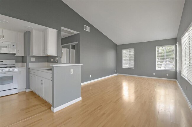 Building Photo - 4212 Vista Panorama Way