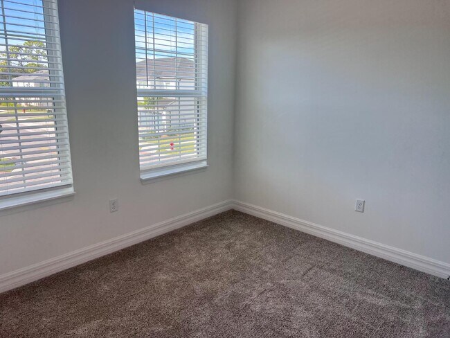 Building Photo - 6040 Praza Ln