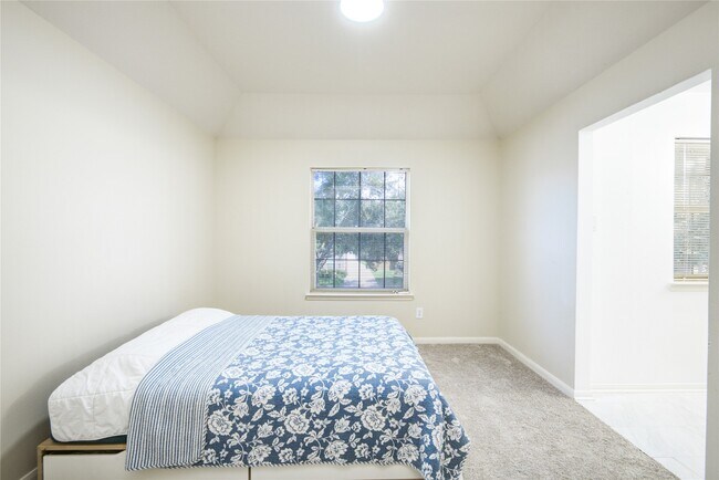 Building Photo - 14411 Chartley Falls Dr