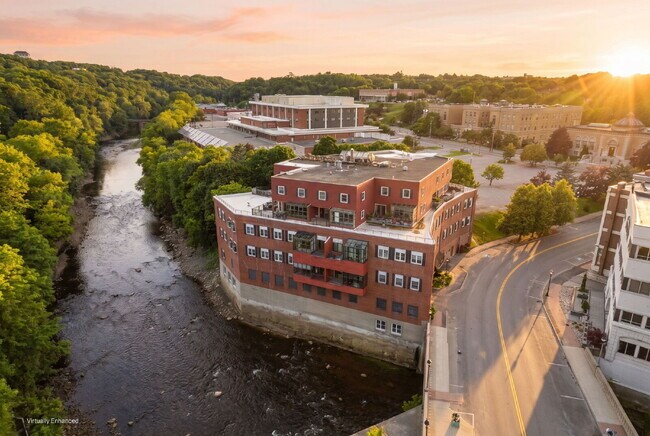 Building Photo - Luxury Condo for Rent – Franklin Place, Bangor