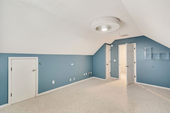 Building Photo - Beautiful Home in The Hamlets