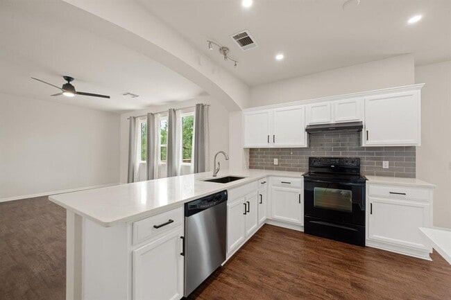 Building Photo - 8902 Magna Carta Loop