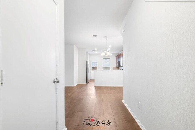 Building Photo - 279 Zuma Dr