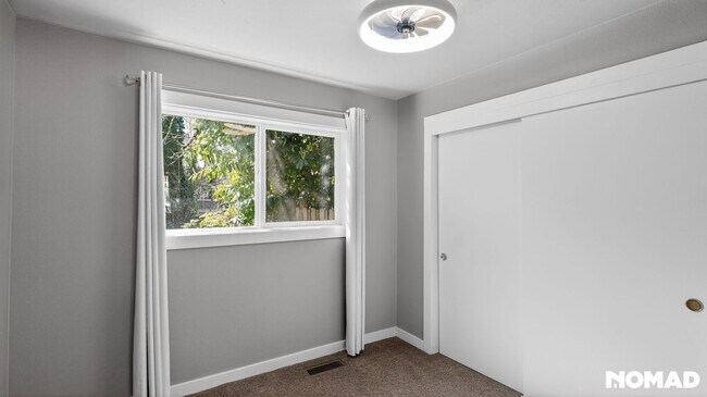 Building Photo - Charming 2BR House in Engelwood