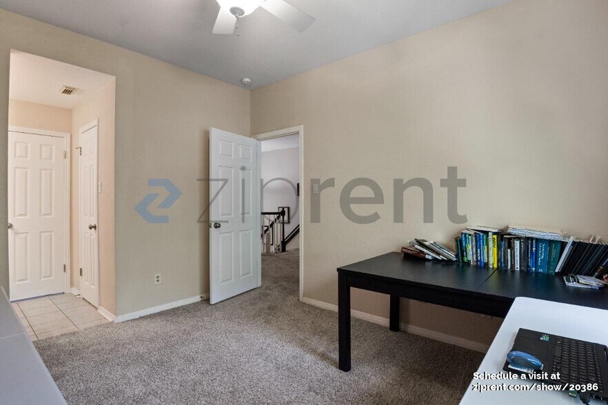 Building Photo - 1406 Dapplegrey Ln