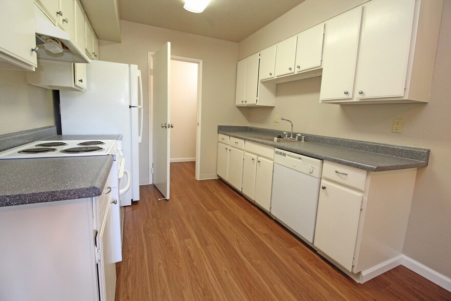 River Cove Apartments 6290 Fennwood Ct Sacramento CA 95831