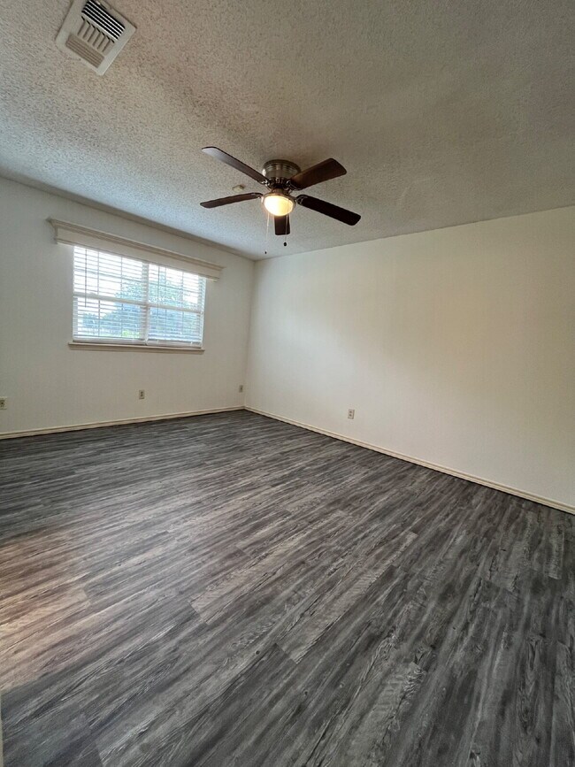 Building Photo - Beautiful, Remodeled Home