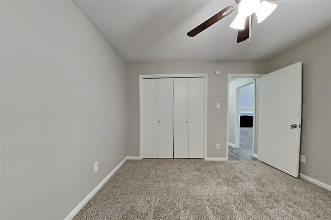 Building Photo - 11835 Hillbrook Dr