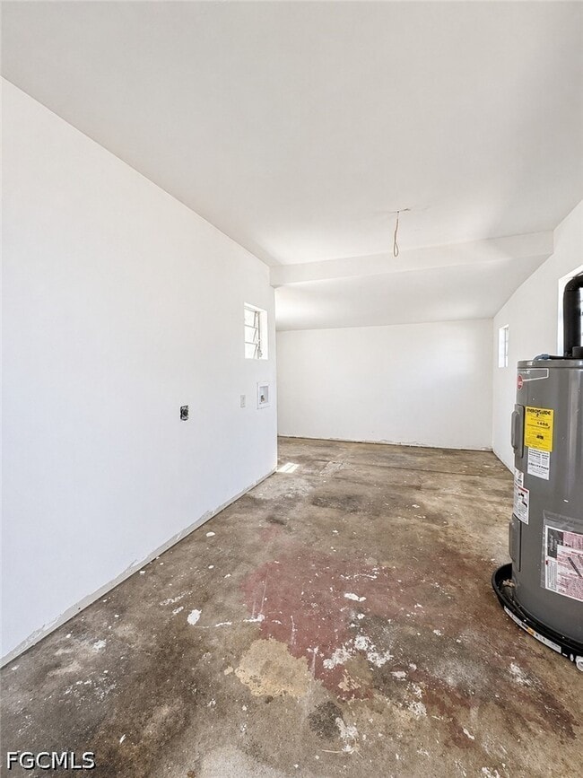 Building Photo - 4426 Poinsettia St