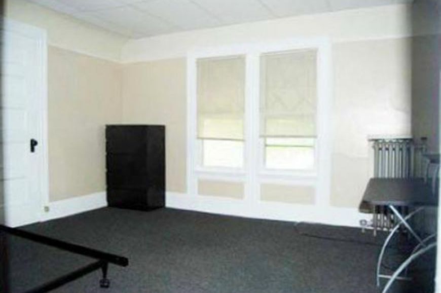 Building Photo - 265 Main St