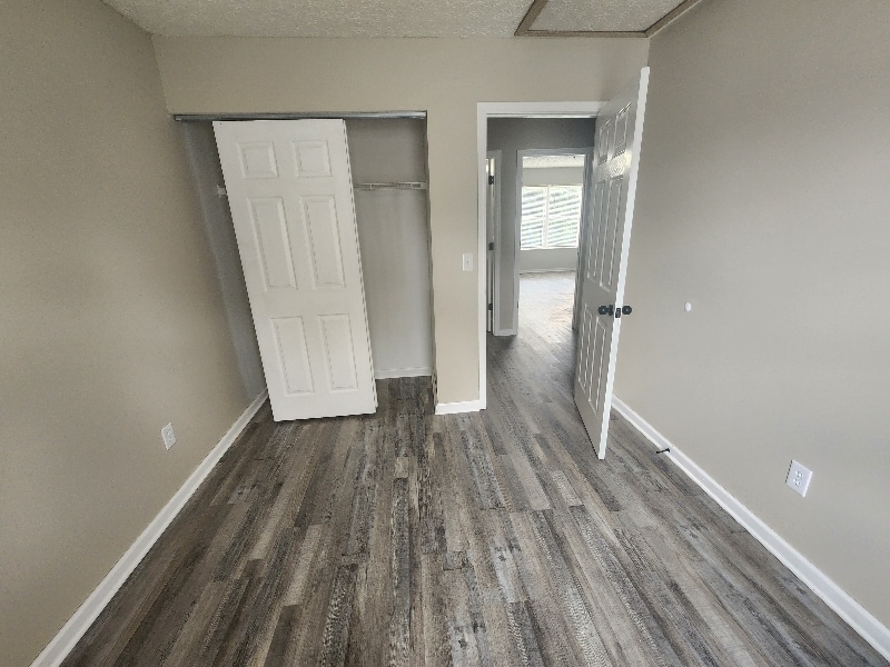 Building Photo - 966 Robmeyer Dr