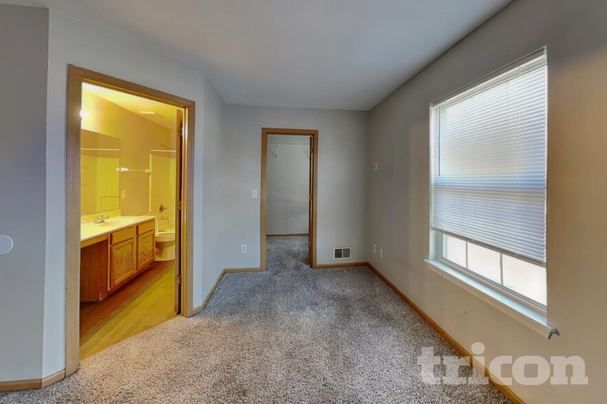 Building Photo - 719 Bayles Dr