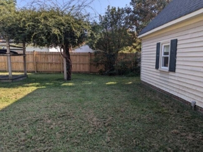 Building Photo - Gorgeous house for rent in Chesapeake.