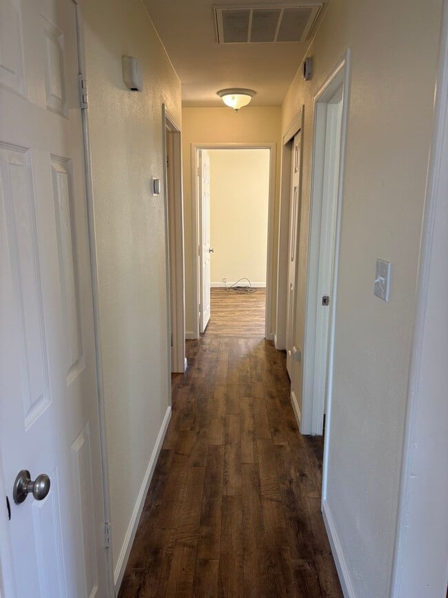 Building Photo - 3 B/D 2 B/A HOUSE IN MARYSVILLE AVAILABLE NOW