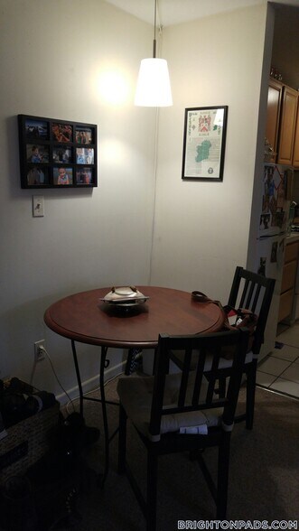 Building Photo - 144 Kenrick St