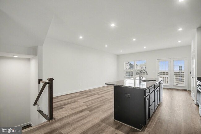 Building Photo - 11398 Willow Green Cir