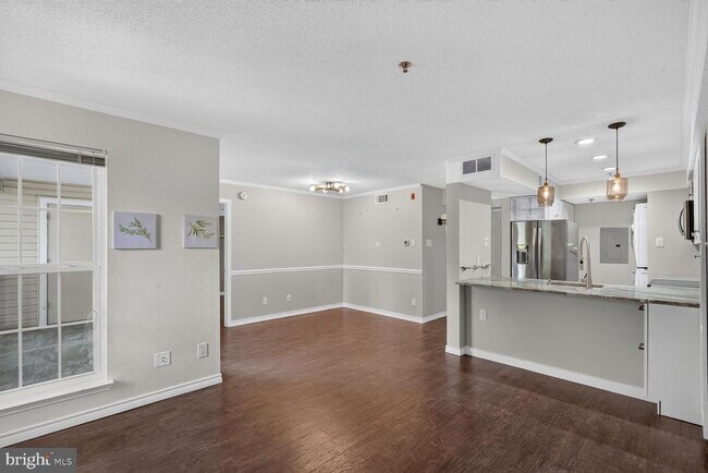 Building Photo - 1504 Lincoln Way