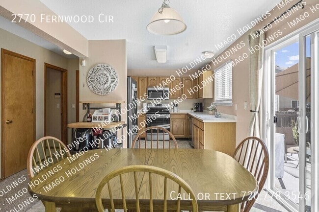 Building Photo - 2770 Fernwood Cir