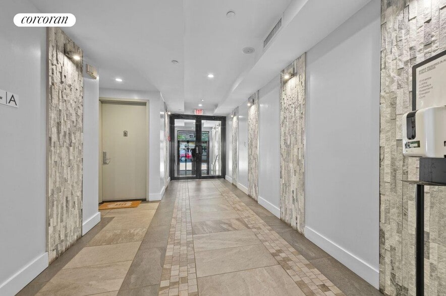 Building Photo - 21-17 31st Ave