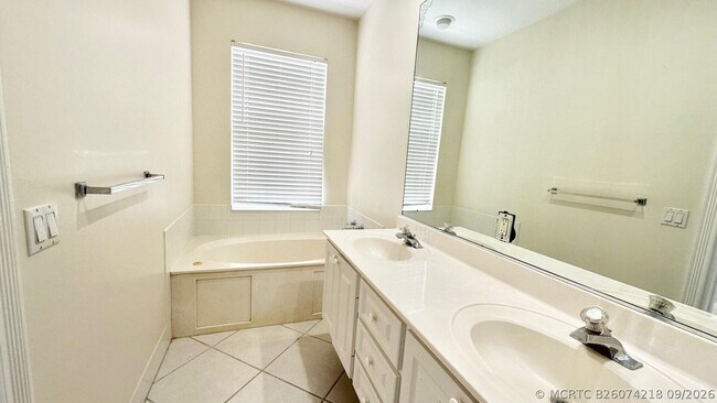 Building Photo - 2171 Tigris Dr
