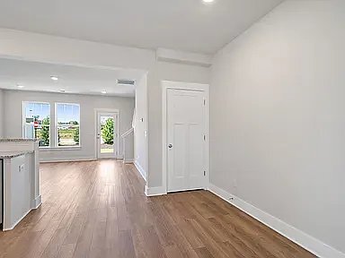 Building Photo - 3054 Oaksmere Dr