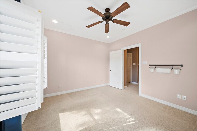 Building Photo - 4321 Jim West St