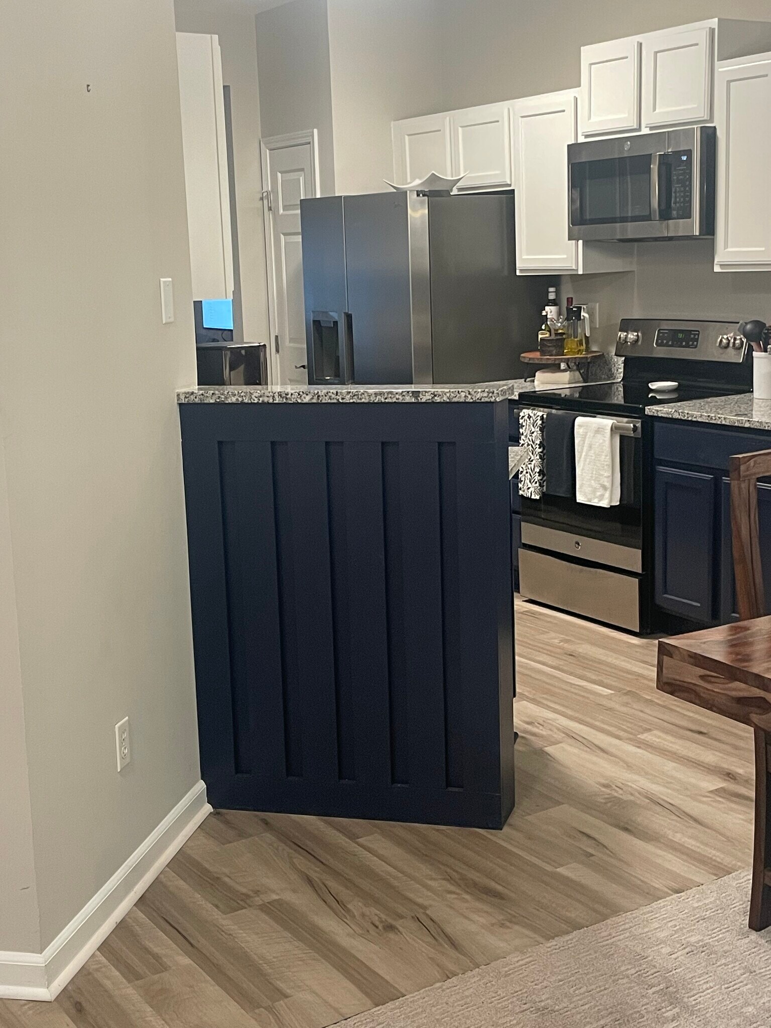 2 Tone Kitchen Cabinets - 12354 Swan Wings Pl