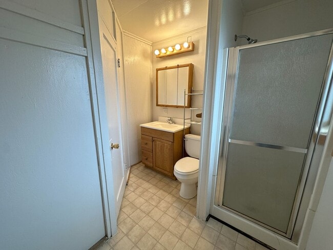 Building Photo - SV T 3040