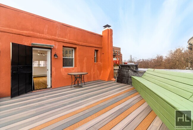 Building Photo - RIVERSIDE DRIVE