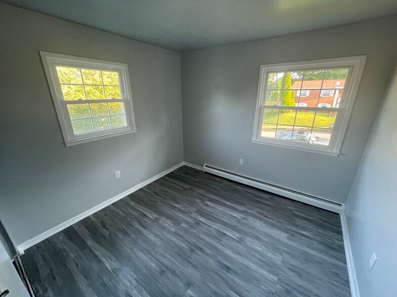 Building Photo - 4724 Koester Dr